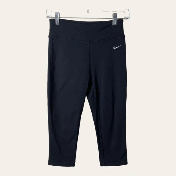 0507W. NIKE‎ DRI FIT MID RISE CAPRIS BLACK IN COLOR SZ SMALL EMBROIDERED LOGO - Picture 3 of 10